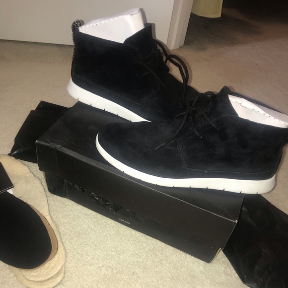 UGG Mens Freamon Black Ankle Boots Size 10 - Picture 1 of 7